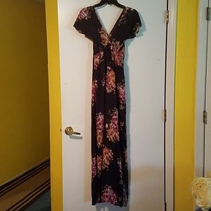 Ladies long dress. New never worn. Tags